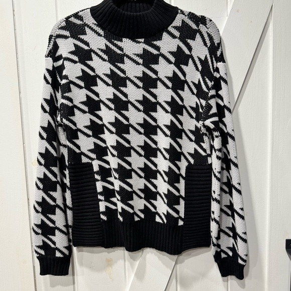 NINE WEST Black and White Houndstooth Mock-Neck Pull Over Sweater ~ Size S - Picture 1 of 7
